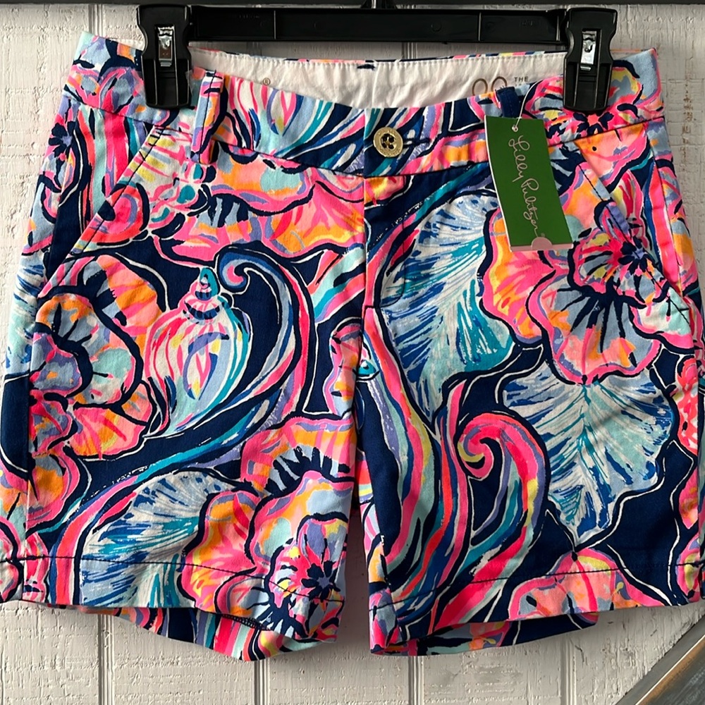 Lilly Pulitzer “ The Jayne” stretch short with 7” inseam size 00.